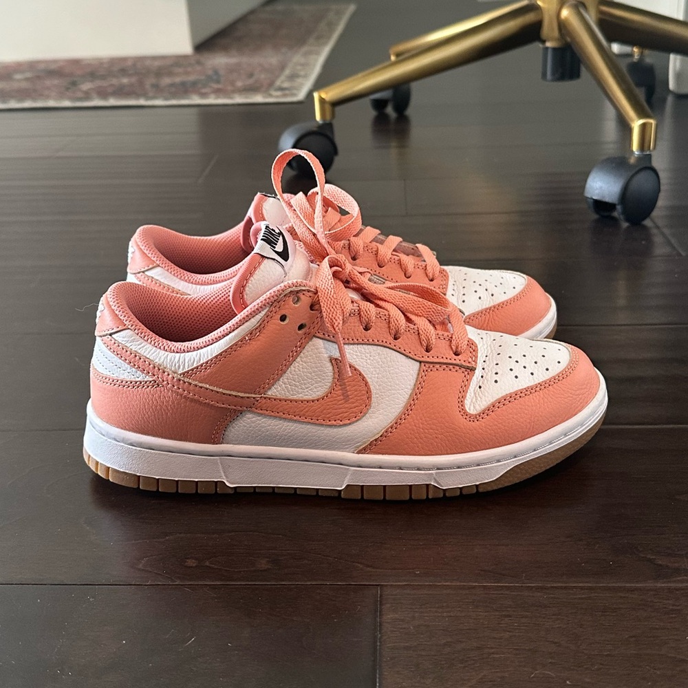 Nike low dunks